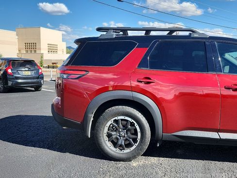 Used 2024 Nissan Pathfinder Rock Creek AWD/4WD image 5