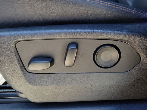 Used 2024 GMC Sierra 1500 AT4 w/ Technology Package image 20