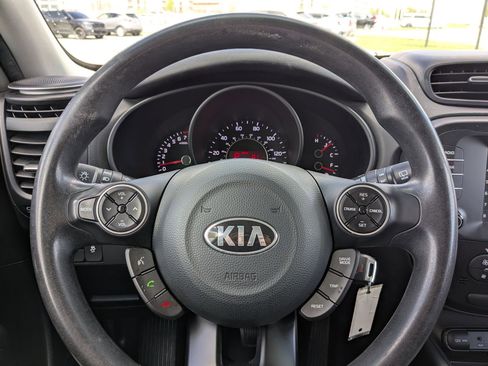 Used 2018 Kia Soul + FWD image 15