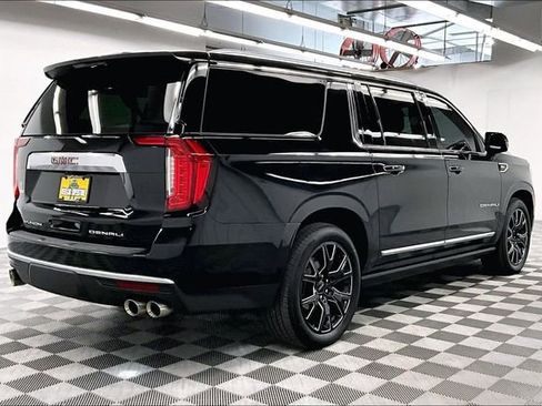 Used 2023 GMC Yukon XL Denali w/ Denali Reserve Package AWD/4WD image 13