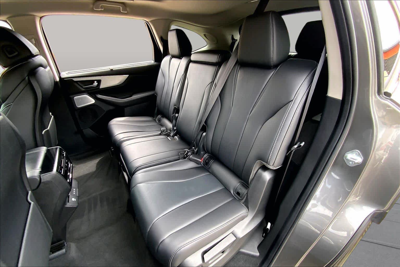 Used 2025 Acura MDX w/ Technology Package FWD image 21