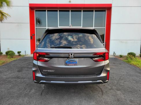 Used 2025 Honda Odyssey EX-L image 5