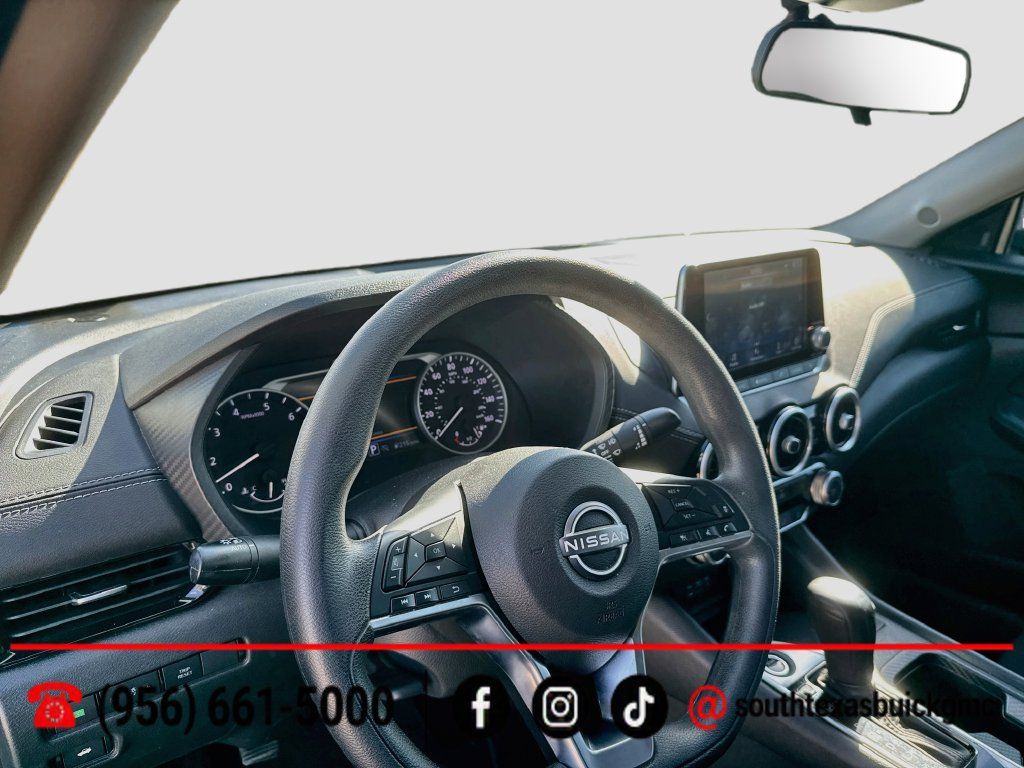 Used 2025 Nissan Sentra SV FWD image 12