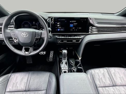 Used 2025 Toyota Camry XSE FWD image 15