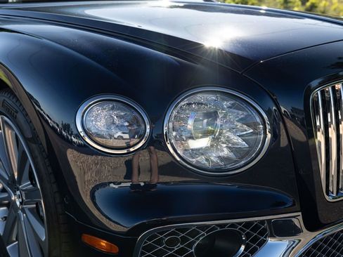 Used 2021 Bentley Flying Spur W12 AWD/4WD image 19