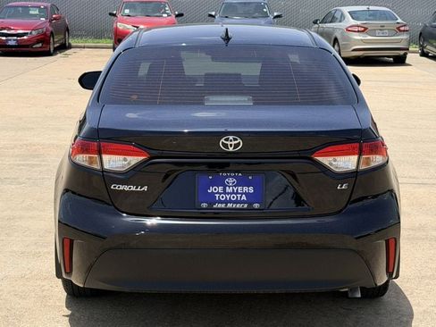 Used 2025 Toyota Corolla LE FWD image 8
