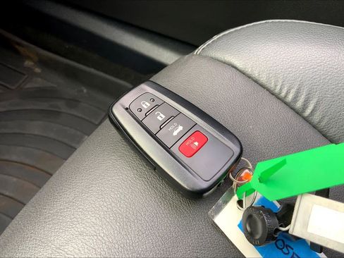Used 2023 Toyota Camry XSE FWD image 15