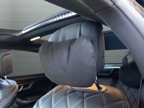 Used 2022 Mercedes-Benz S 580 4MATIC Sedan w/ AMG Line Package image 45