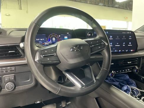 Used 2025 Chevrolet Suburban Z71 AWD/4WD image 14