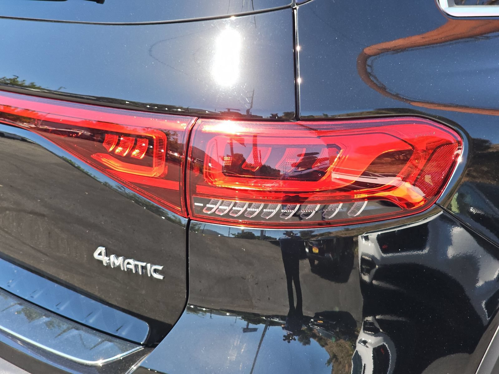 Used 2023 Mercedes-Benz EQB 300 4MATIC image 37