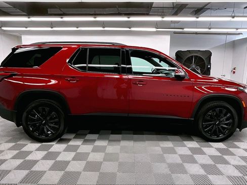 Used 2024 Chevrolet Traverse RS AWD/4WD image 15