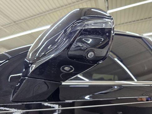 Used 2021 Cadillac Escalade Premium Luxury RWD image 11