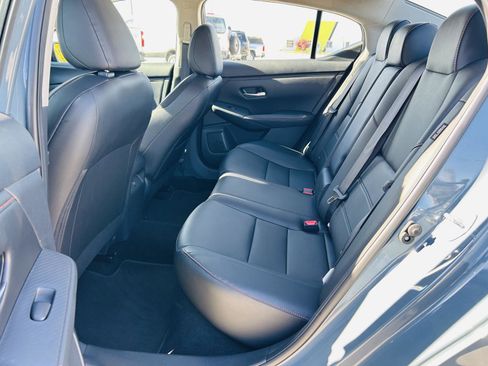 Used 2024 Nissan Sentra SR w/ SR Premium Package image 28