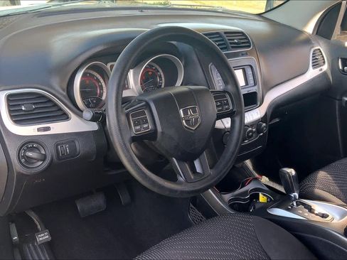 Used 2016 Dodge Journey SE w/ Flexible Seating Group image 18