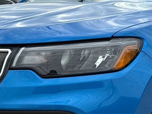 Used 2022 Jeep Compass Latitude image 4