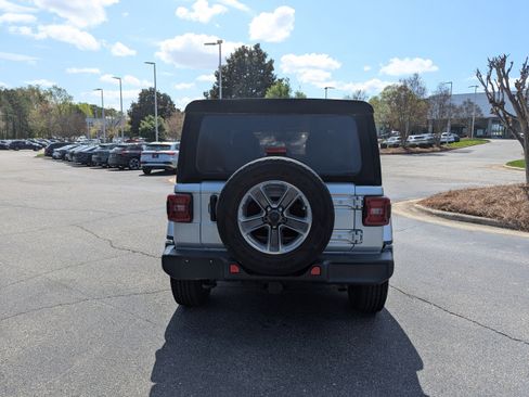 Used 2022 Jeep Wrangler Unlimited Sahara w/ LED Lighting Group image 6