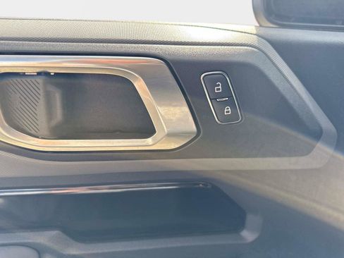 Used 2022 Ford Bronco Big Bend image 12