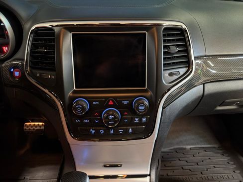 Used 2018 Jeep Grand Cherokee Trackhawk AWD/4WD image 17
