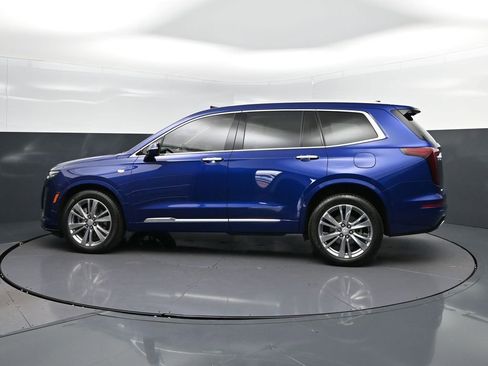 Used 2023 Cadillac XT6 Premium Luxury w/ Technology Package image 4