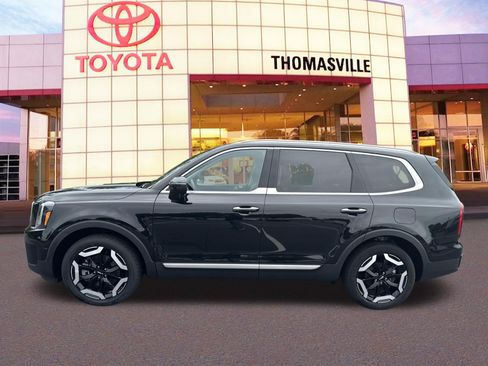 Used 2025 Kia Telluride S FWD image 8