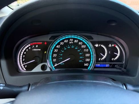 Used 2013 Toyota Venza LE w/ LE Convenience Pkg image 17