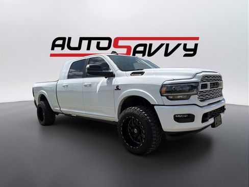 Used 2022 RAM 2500 Limited w/ Night Edition AWD/4WD image 3