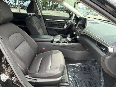 Used 2023 Nissan Altima 2.5 SV w/ SV Premium Package FWD image 39