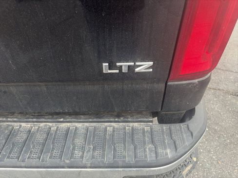 Used 2020 Chevrolet Silverado 2500 LTZ w/ LTZ Premium Package image 8