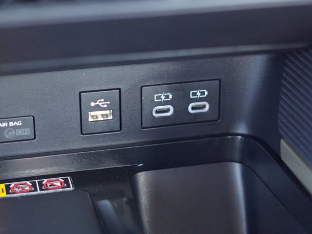 Used 2025 Toyota Camry SE FWD image 31