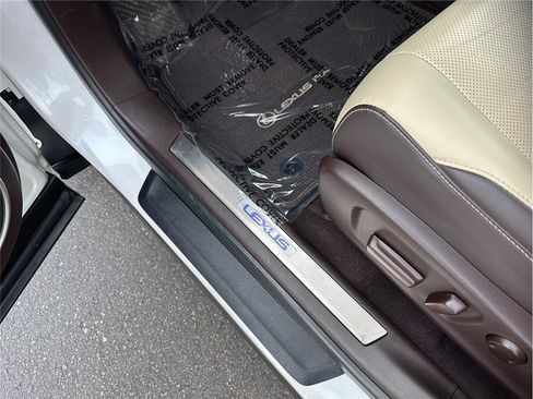 Used 2019 Lexus RX 450h AWD w/ Navigation Package image 22