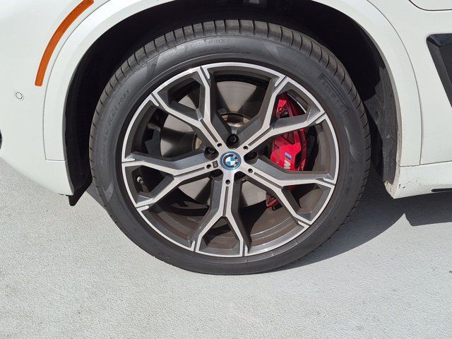 Certified 2024 BMW X5 xDrive50e w/ M Sport Package AWD/4WD image 13