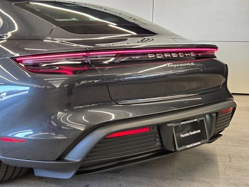 Used 2026 Porsche Taycan 4S AWD/4WD image 8
