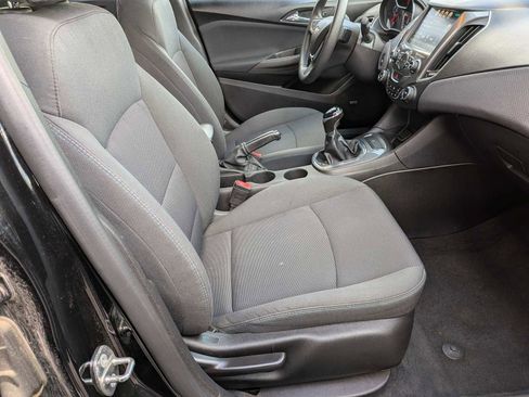 Used 2017 Chevrolet Cruze LT FWD image 18