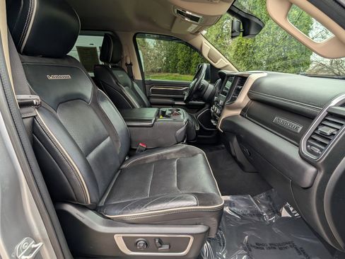 Used 2019 RAM 1500 Laramie image 12