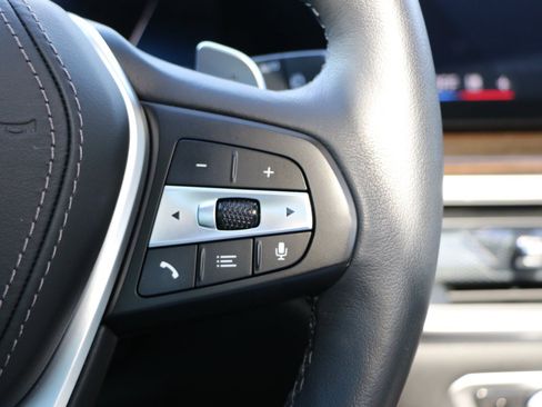 Used 2024 BMW X5 sDrive40i w/ Premium Package image 21