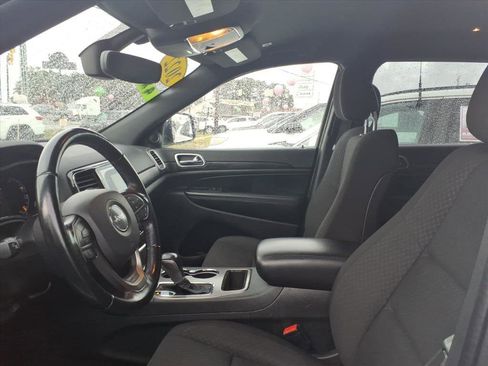 Used 2022 Jeep Grand Cherokee Laredo E image 6