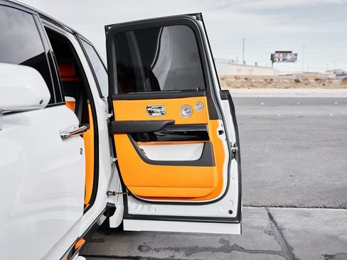 Used 2025 Rolls-Royce Cullinan image 38