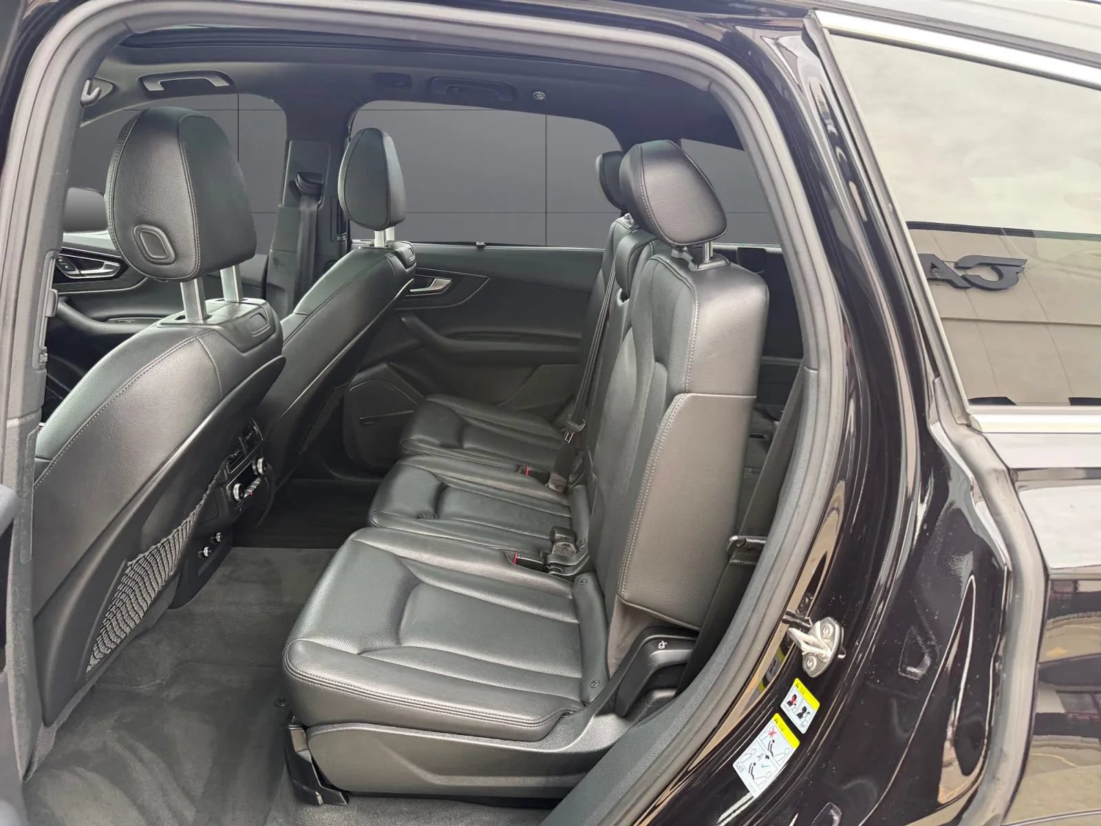 Used 2018 Audi Q7 3.0T Prestige w/ Prestige Package AWD/4WD image 19