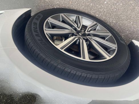 Used 2019 Kia Optima EX w/ EX Premium Package FWD image 4