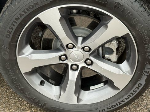 Used 2023 Jeep Grand Cherokee 4WD 4xe image 48