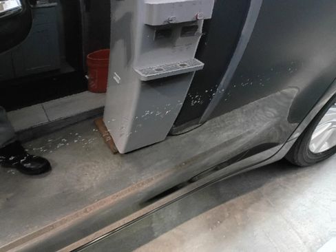 Used 2011 Toyota Sienna XLE image 28