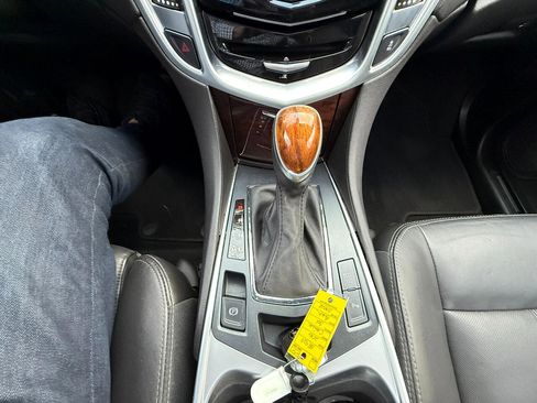 Used 2016 Cadillac SRX Luxury image 24