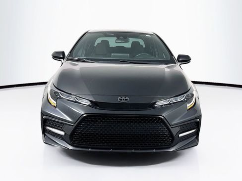 Used 2022 Toyota Corolla SE image 2