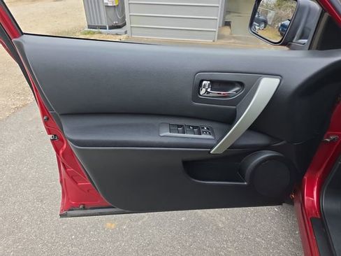 Used 2011 Nissan Rogue S image 15