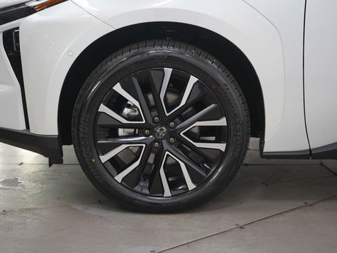 Used 2026 Toyota bZ AWD/4WD image 29