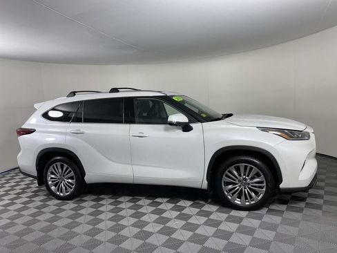 Used 2026 Toyota Highlander Platinum AWD/4WD image 10