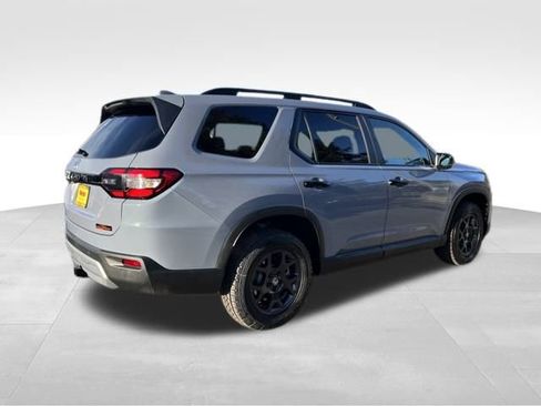 New 2025 Honda Pilot TrailSport image 7