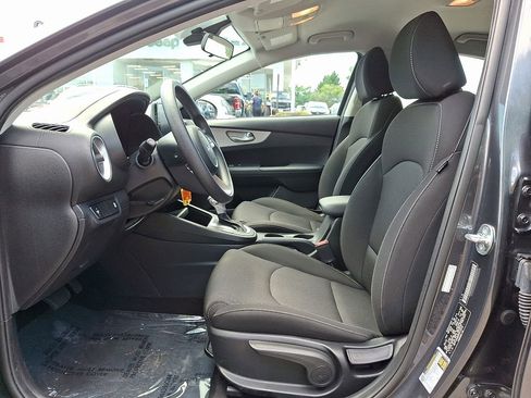 Used 2023 Kia Forte LXS FWD image 13