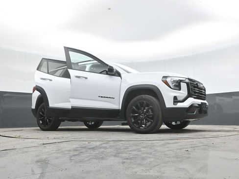 Used 2026 GMC Terrain Elevation w/ Black Edition AWD/4WD image 57