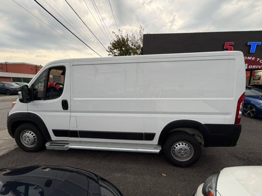 Used 2025 RAM ProMaster 2500 w/ U-Haul Equipment Group FWD image 9
